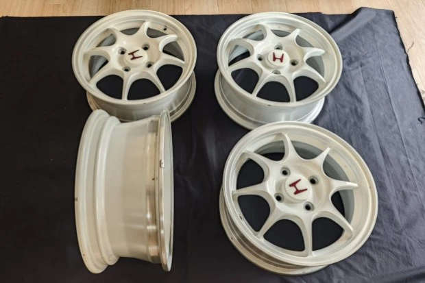Parts & Memorabilia Other Wheels - Image 2 of 3