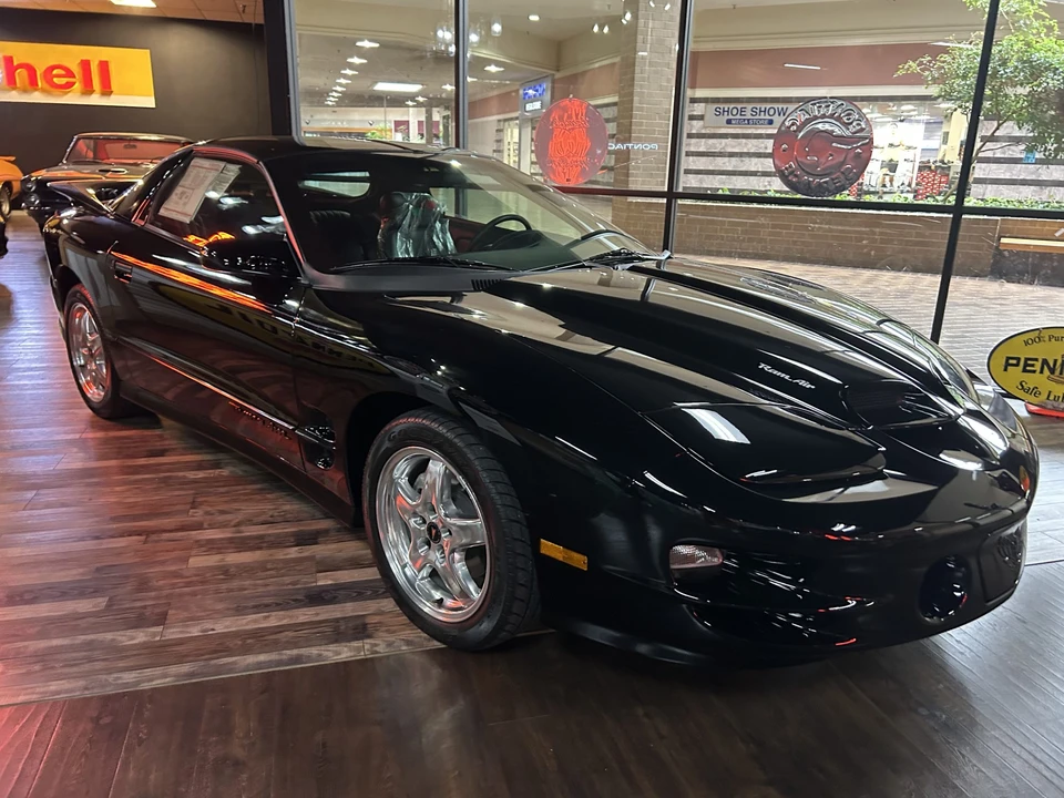2002 Pontiac Firebird Trans Am 4th Gen - Image 21 of 31