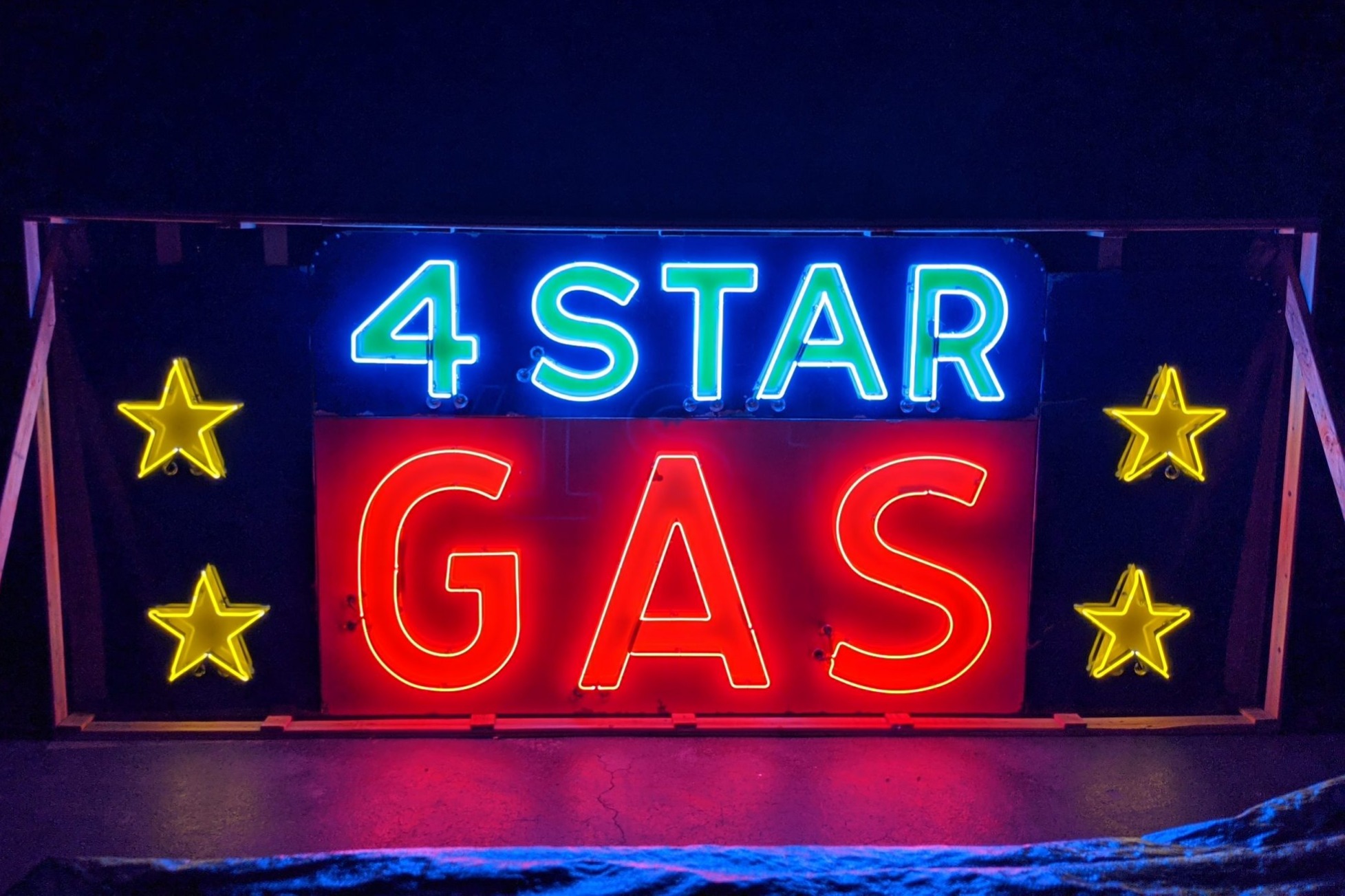 15′ Neon 4 Star Gas Station Sign