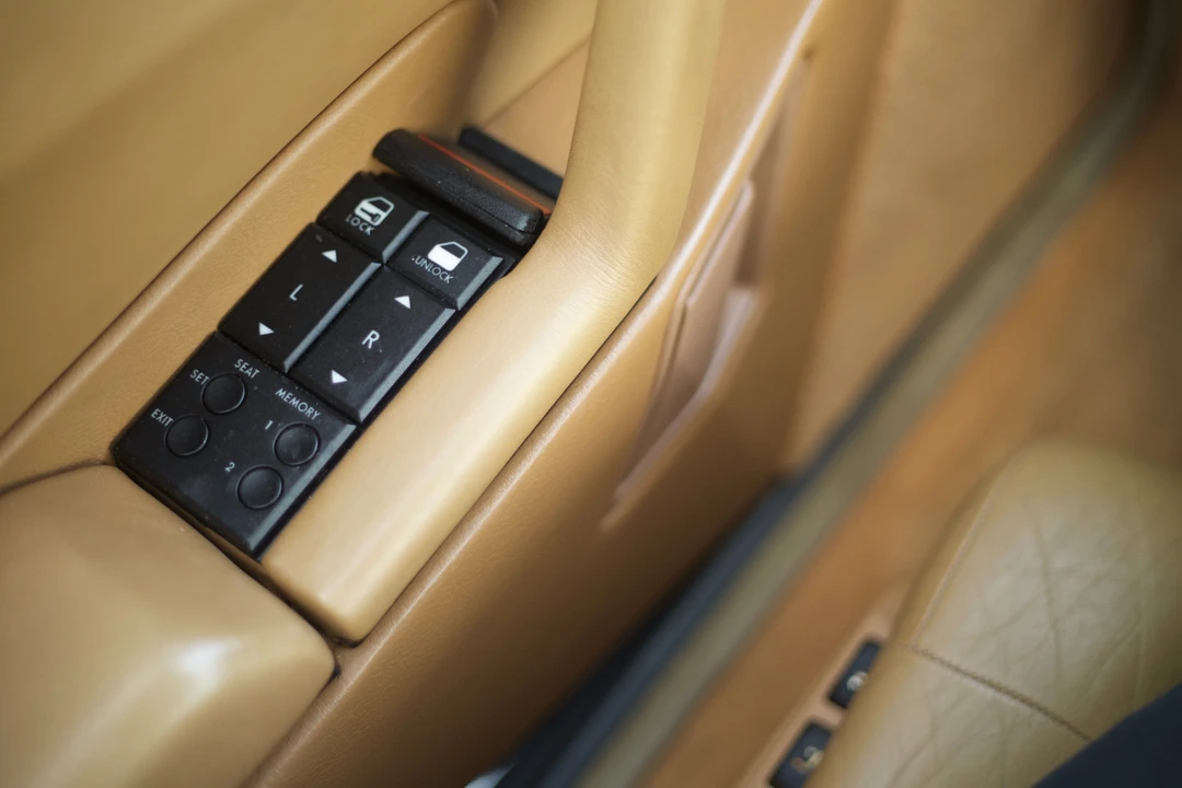 1988 Cadillac Allante - Image 29 of 31