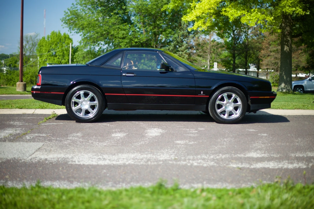 1988 Cadillac Allante - Image 10 of 31
