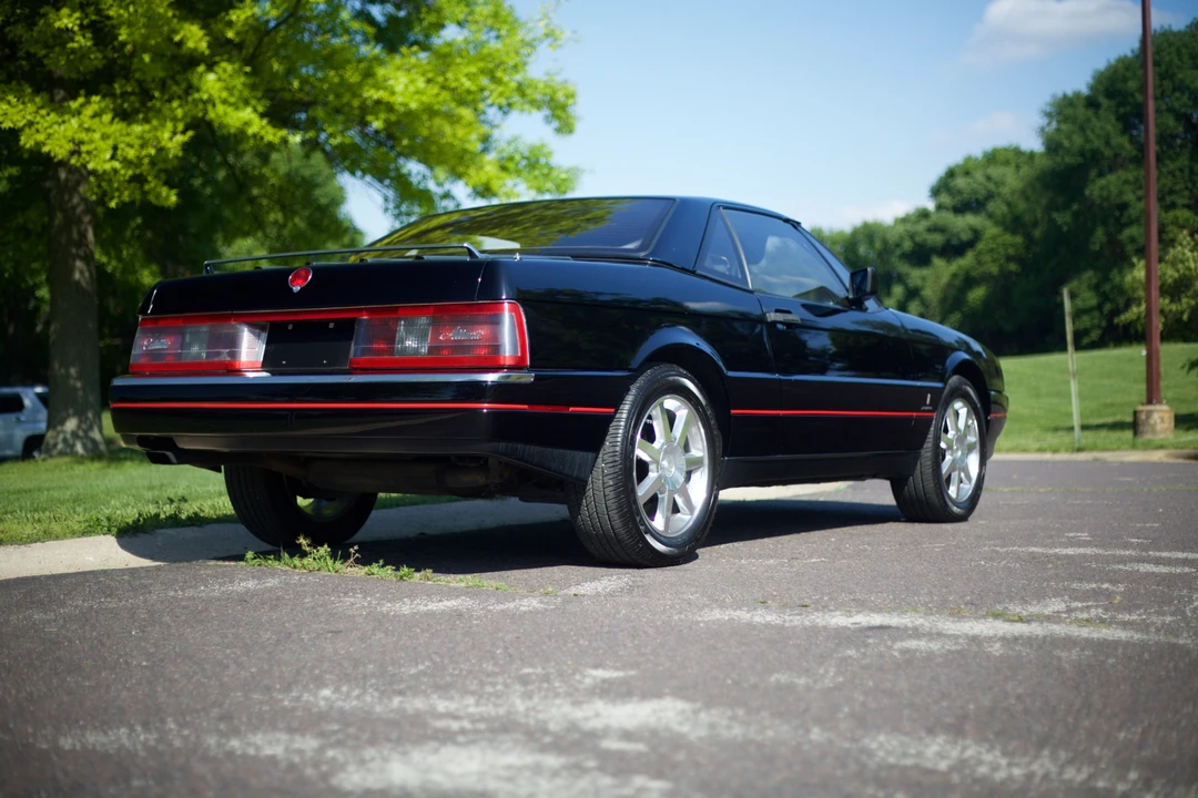 1988 Cadillac Allante - Image 9 of 31