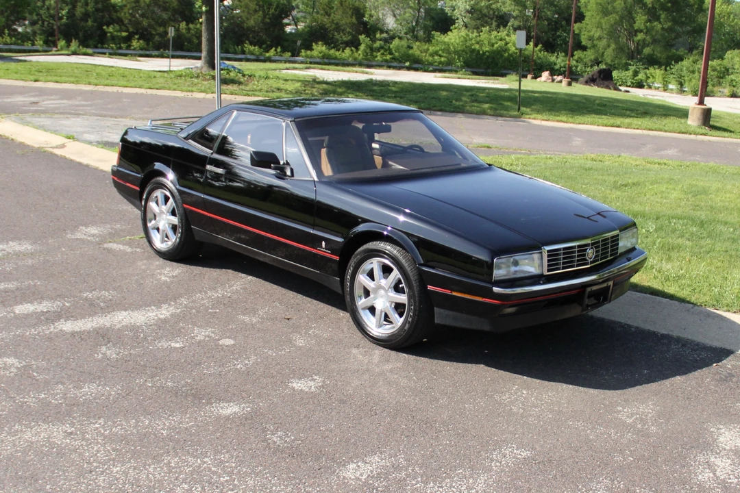 1988 Cadillac Allante - Image 13 of 31