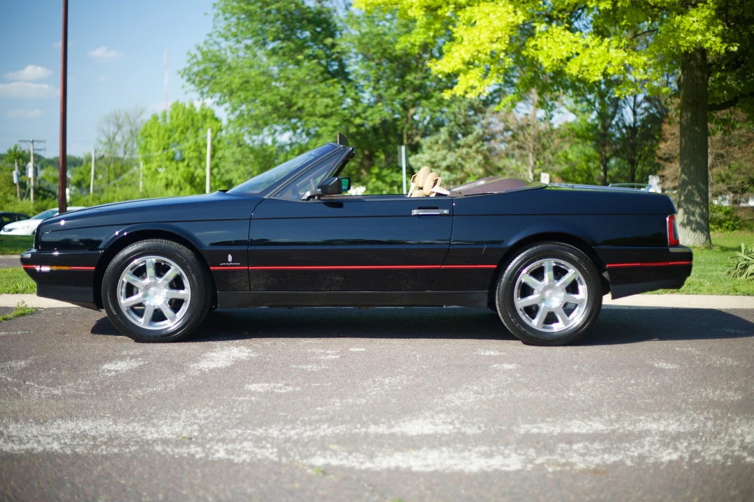 1988 Cadillac Allante - Image 3 of 31