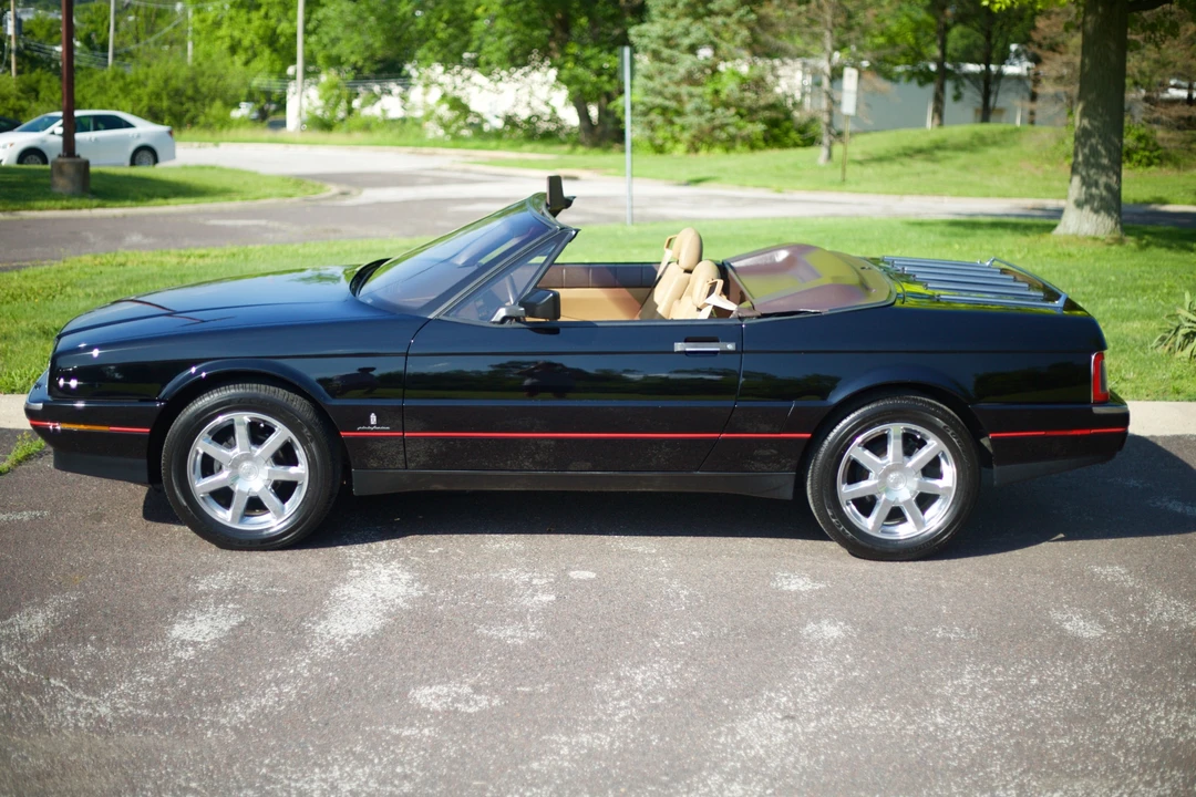1988 Cadillac Allante - Image 4 of 31