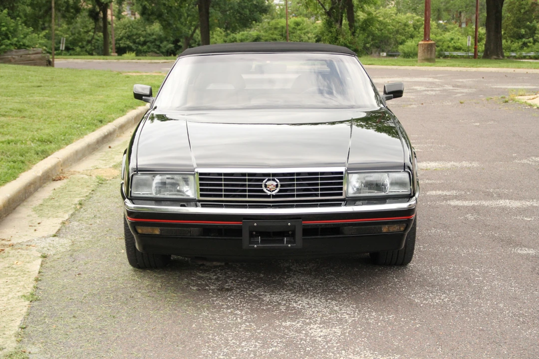 1988 Cadillac Allante - Image 16 of 31
