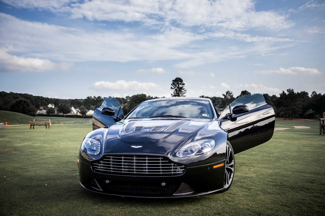 2011 Aston Martin V12 Vantage (2010-2018) - Image 2 of 31