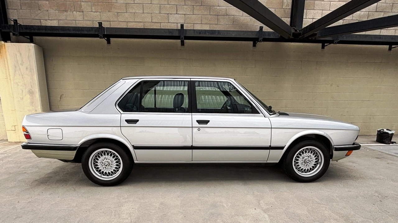 1982 BMW E28 5 Series - Image 30 of 31