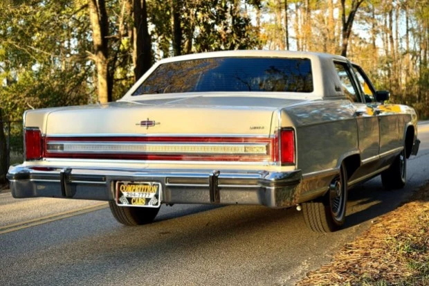 1979 Lincoln Town Car - Image 2 of 9