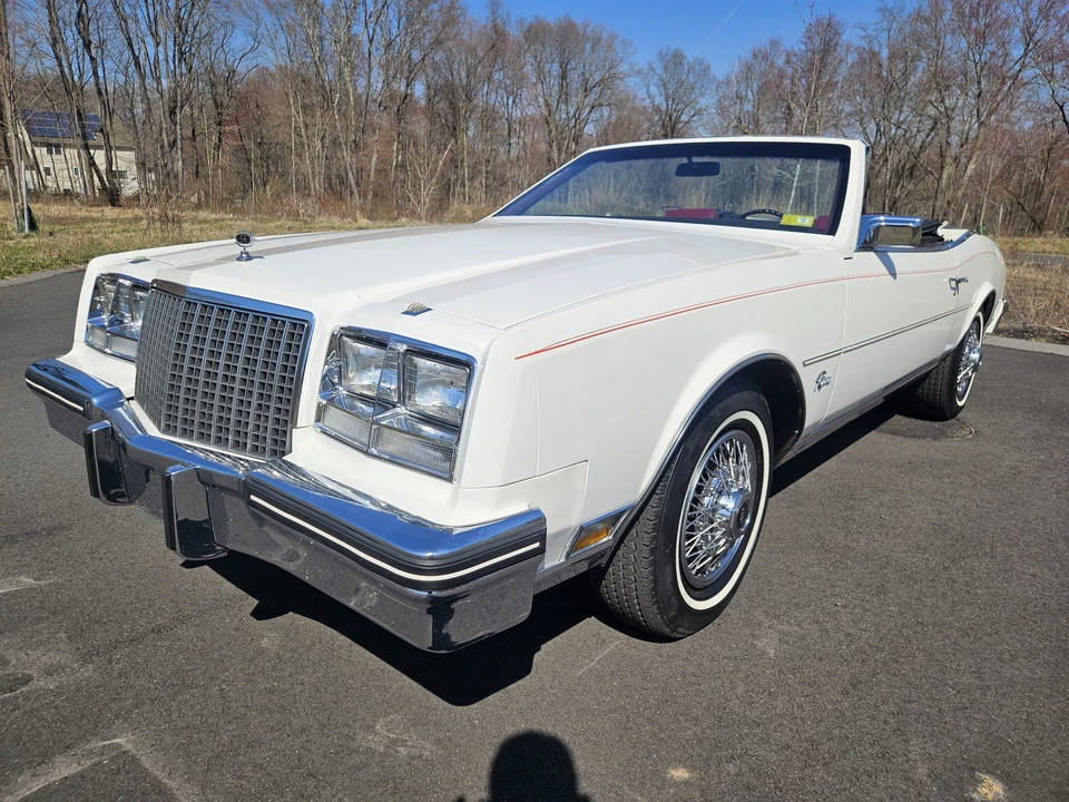 1982 Buick Riviera 4th-7th Gen - Image 4 of 31