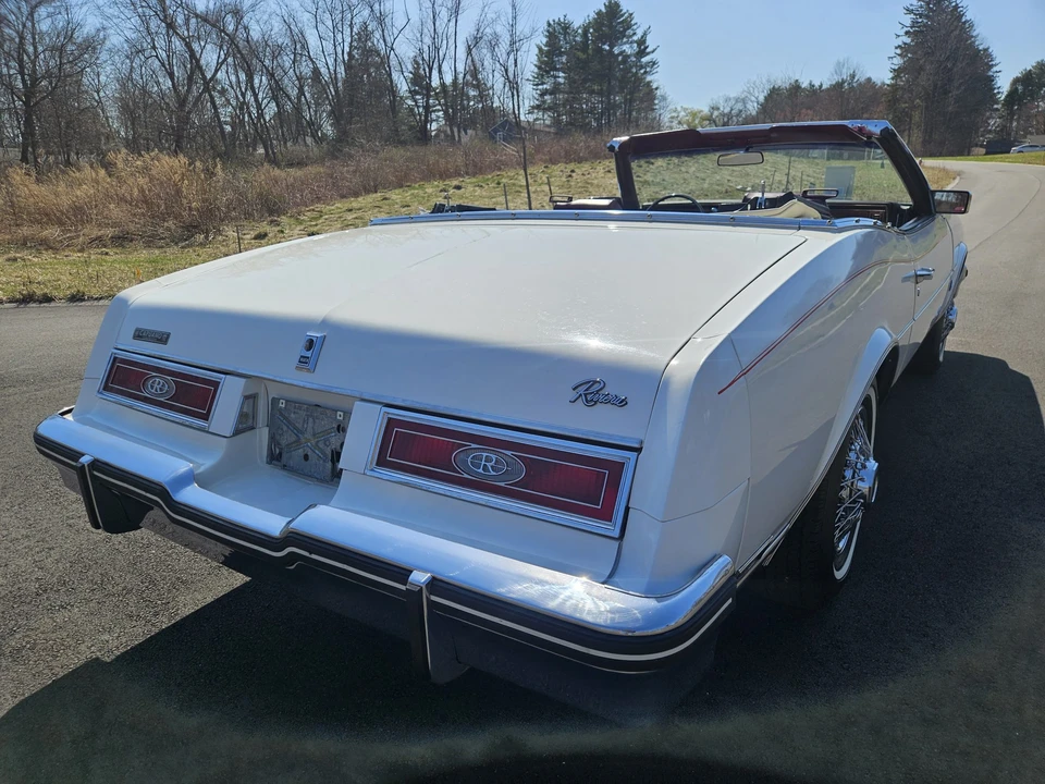 1982 Buick Riviera 4th-7th Gen - Image 25 of 31