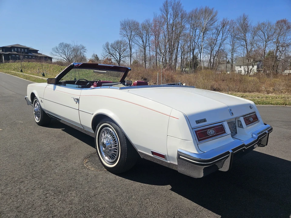 1982 Buick Riviera 4th-7th Gen - Image 18 of 31
