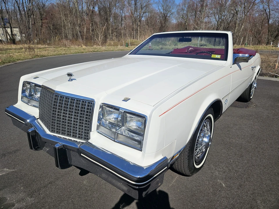 1982 Buick Riviera 4th-7th Gen - Image 2 of 31