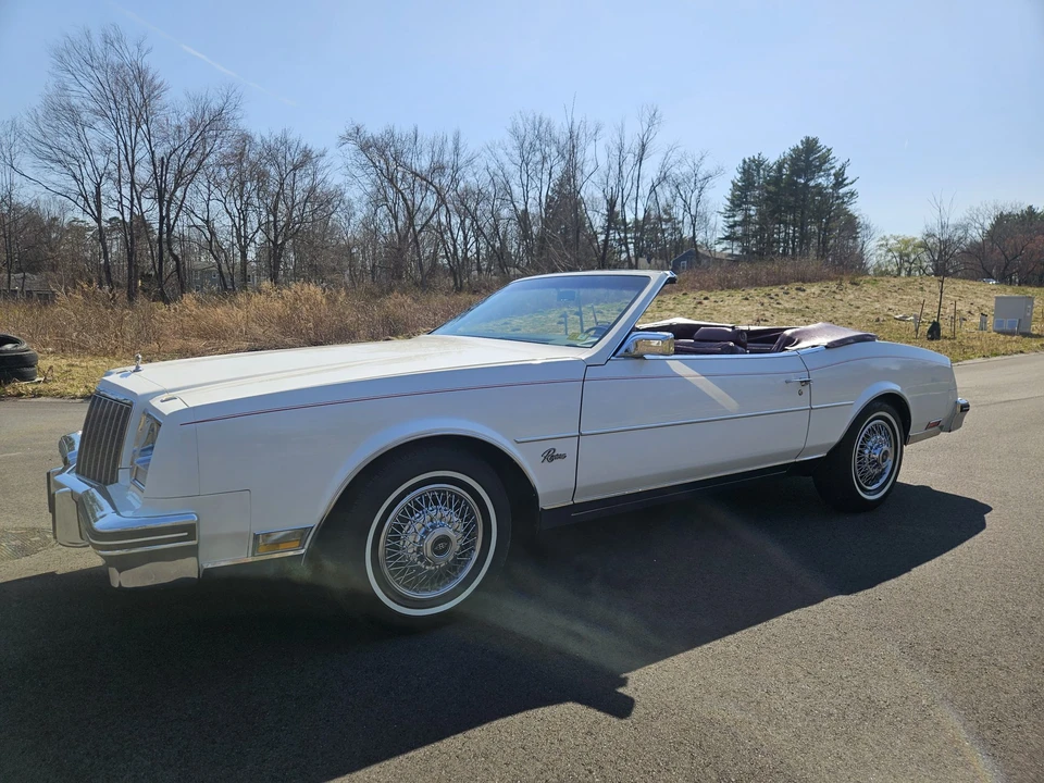 1982 Buick Riviera 4th-7th Gen - Image 8 of 31