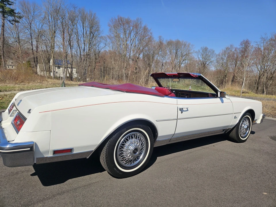 1982 Buick Riviera 4th-7th Gen - Image 27 of 31