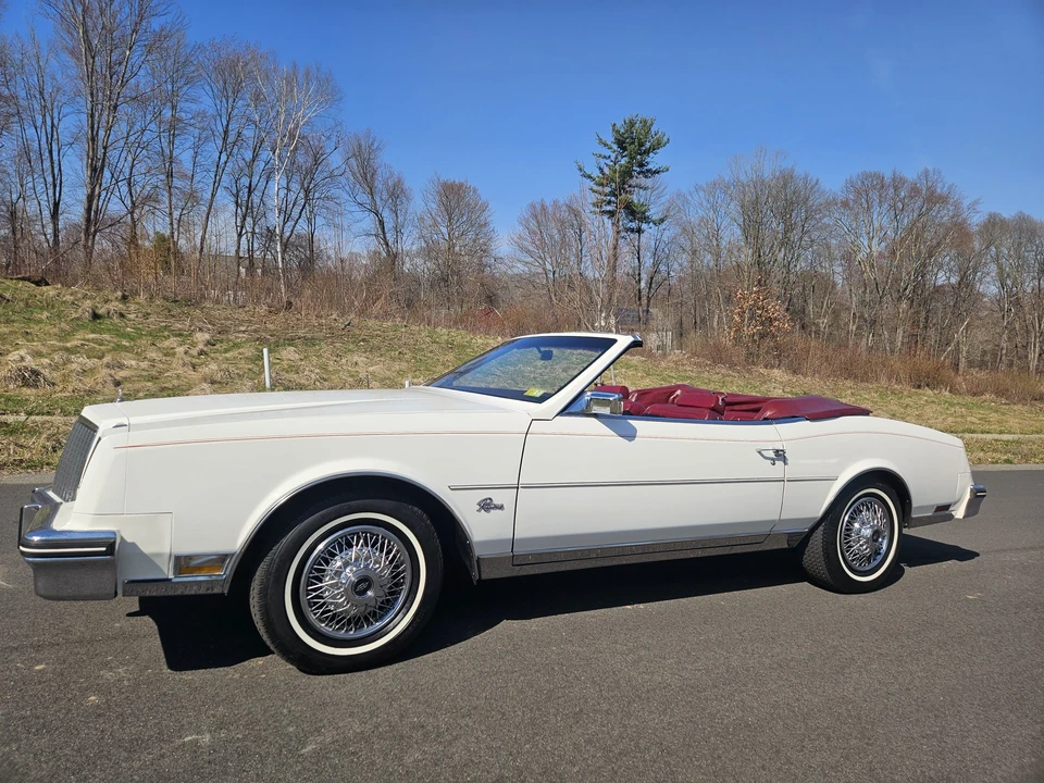 1982 Buick Riviera 4th-7th Gen - Image 9 of 31
