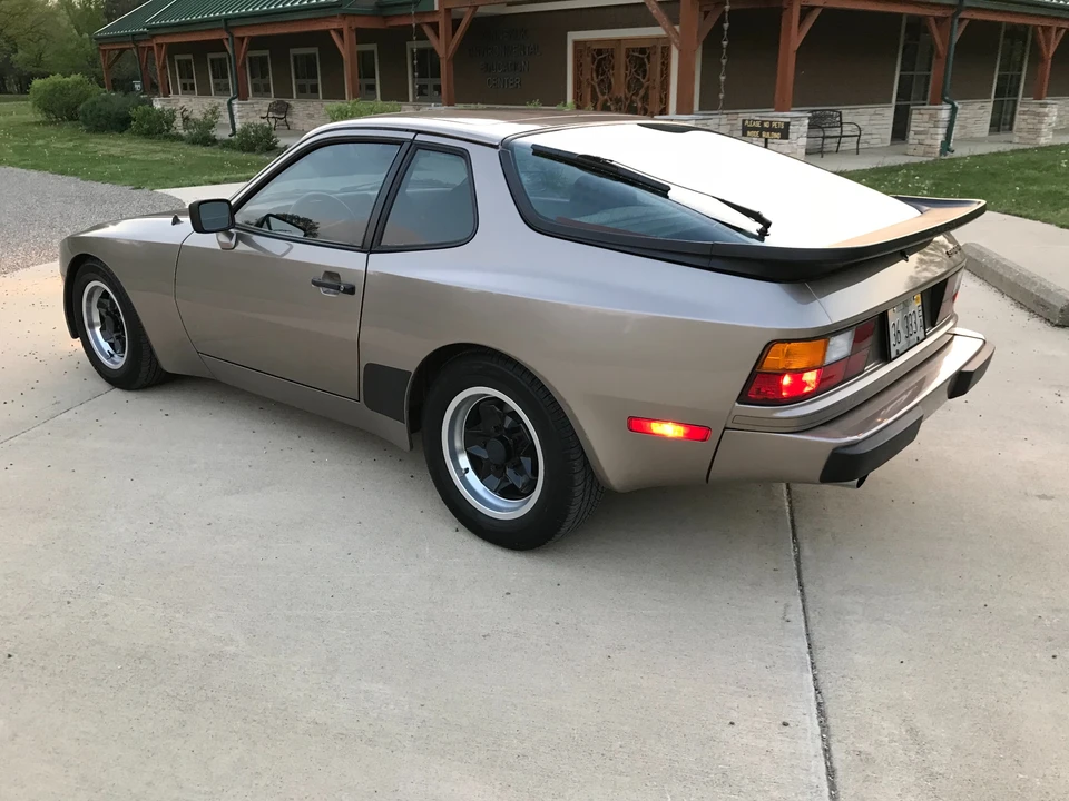 1983 Porsche 944 - Image 10 of 31