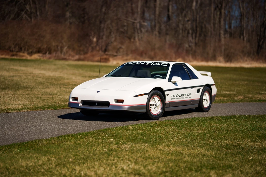 1984 Pontiac Fiero - Image 9 of 31