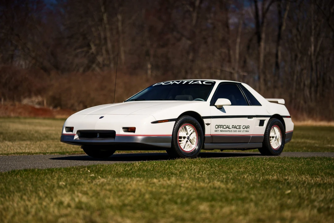 1984 Pontiac Fiero - Image 10 of 31