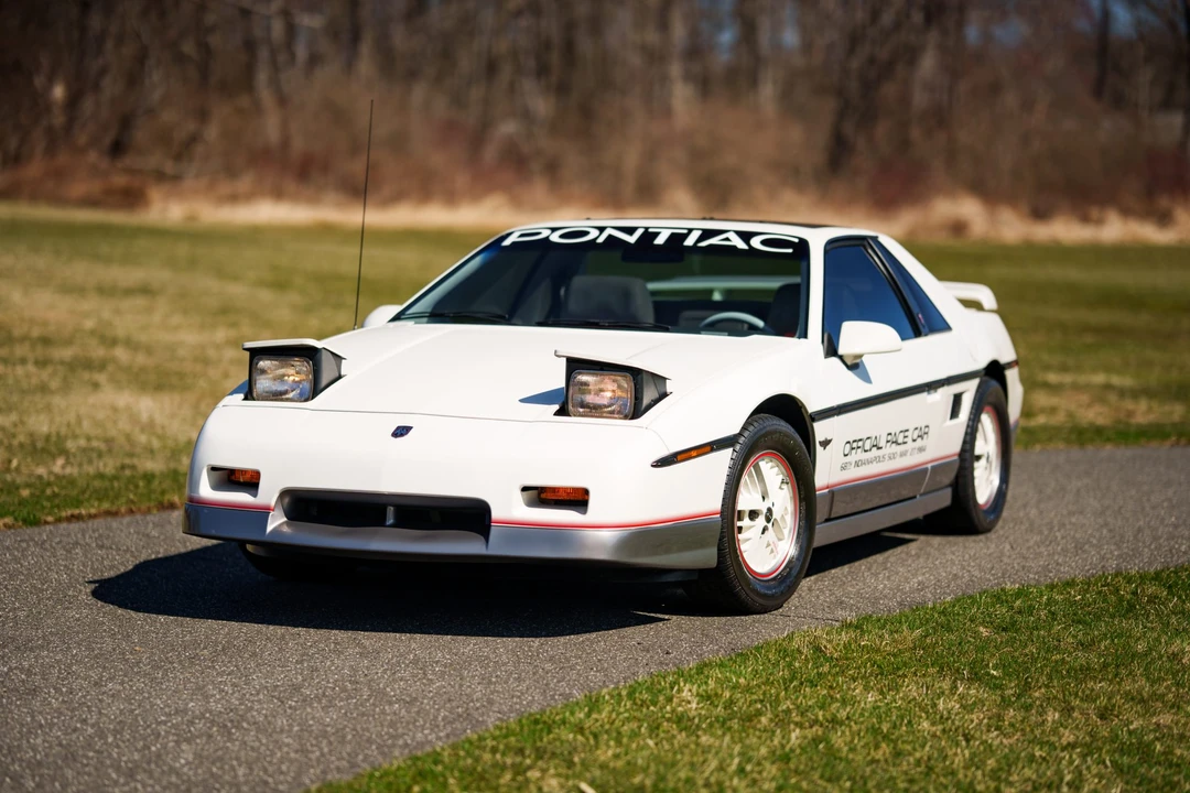 1984 Pontiac Fiero - Image 8 of 31