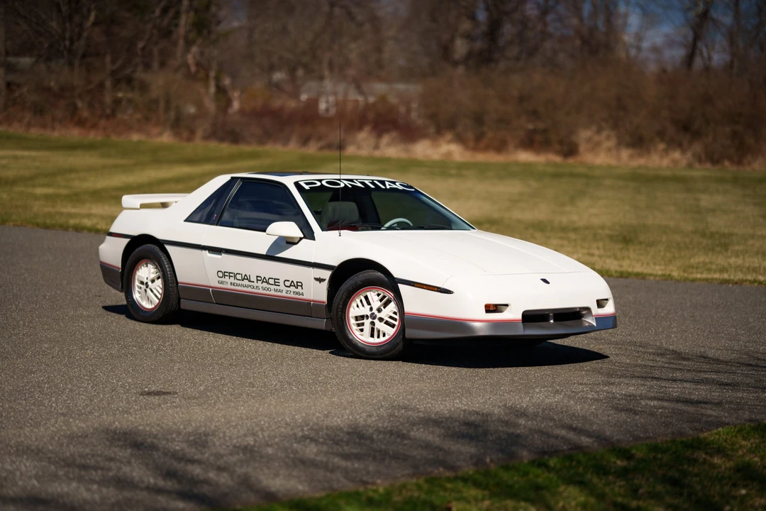 1984 Pontiac Fiero - Image 21 of 31