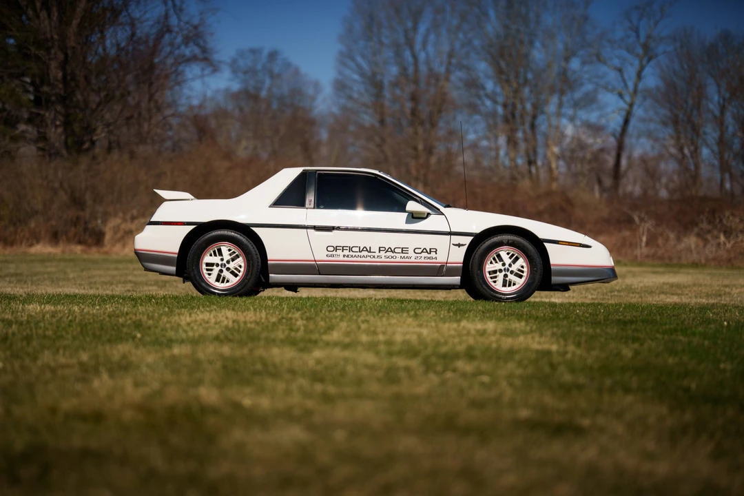 1984 Pontiac Fiero - Image 20 of 31