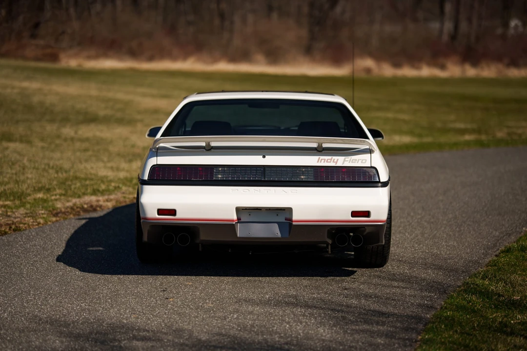 1984 Pontiac Fiero - Image 16 of 31