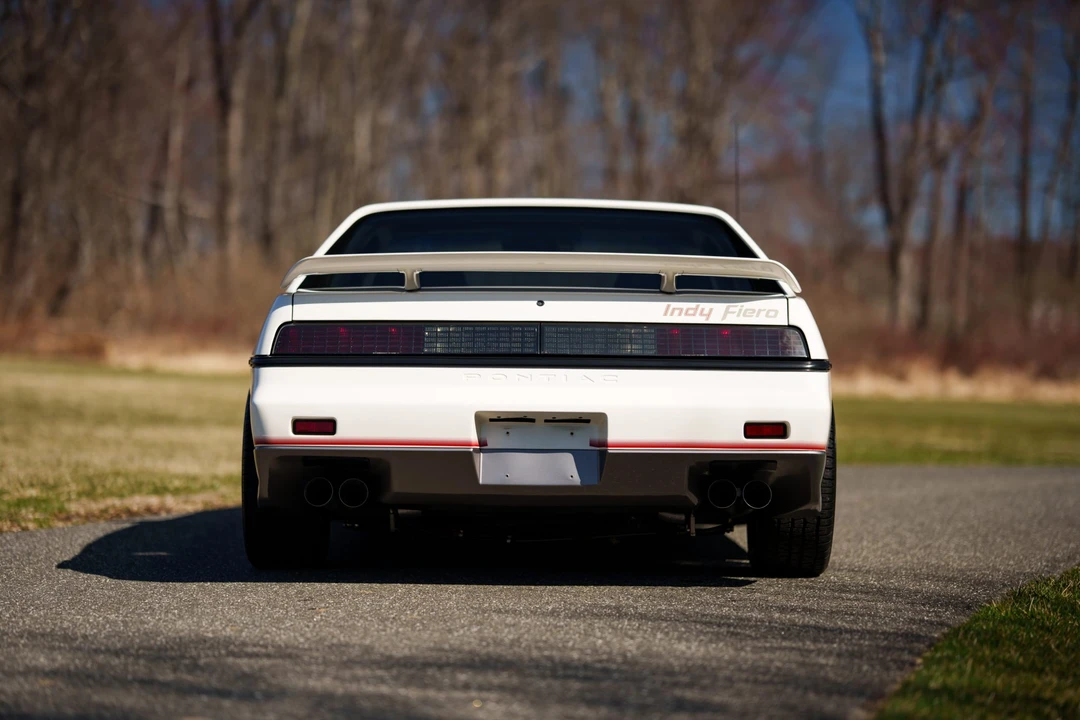 1984 Pontiac Fiero - Image 15 of 31