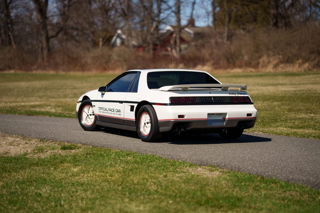 1984 Pontiac Fiero - Image 12 of 31