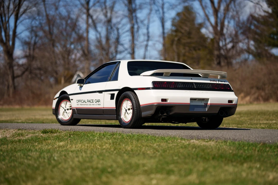 1984 Pontiac Fiero - Image 13 of 31