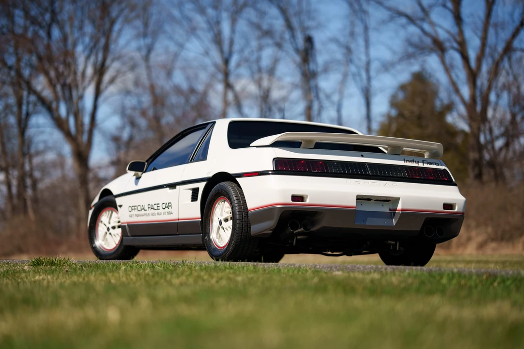 1984 Pontiac Fiero - Image 14 of 31
