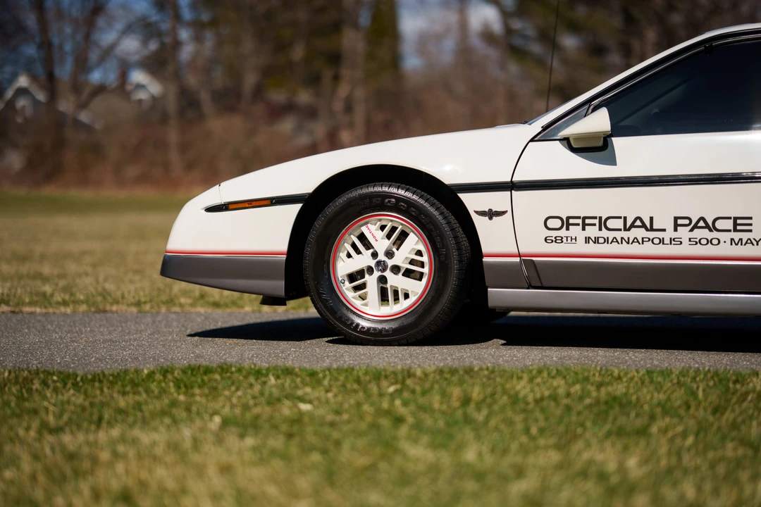 1984 Pontiac Fiero - Image 30 of 31