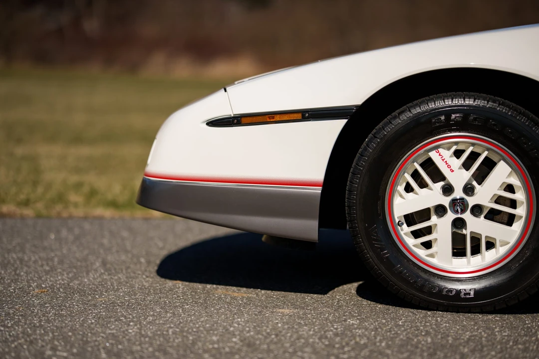 1984 Pontiac Fiero - Image 31 of 31