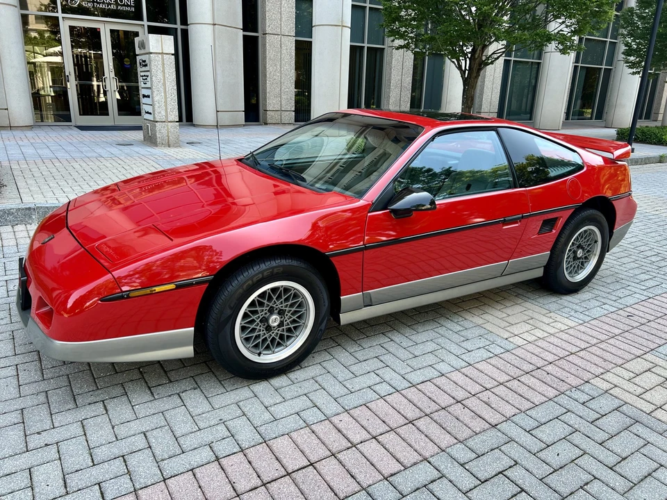1986 Pontiac Fiero GT - Image 5 of 31