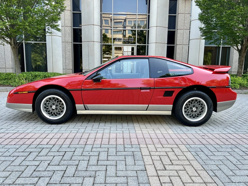 1986 Pontiac Fiero GT - Image 7 of 31