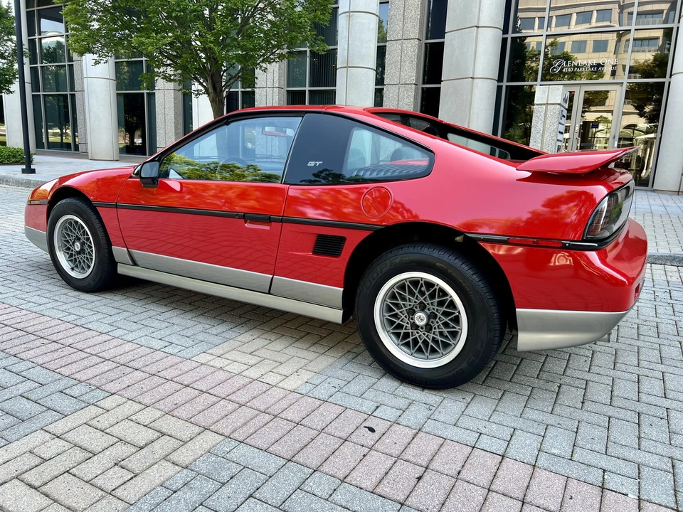 1986 Pontiac Fiero GT - Image 9 of 31