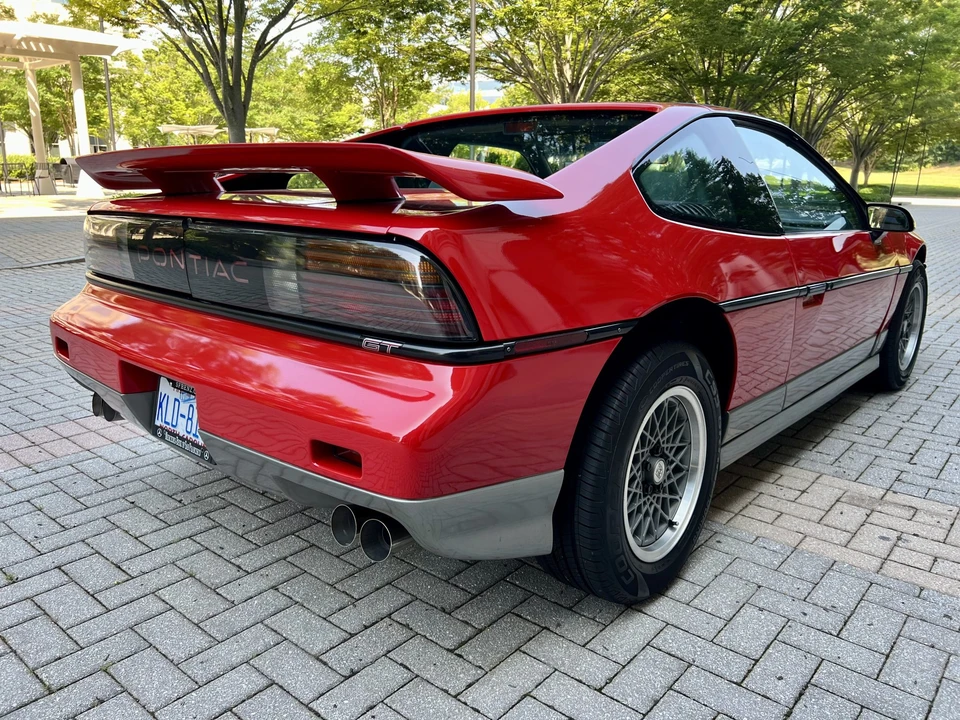 1986 Pontiac Fiero GT - Image 18 of 31