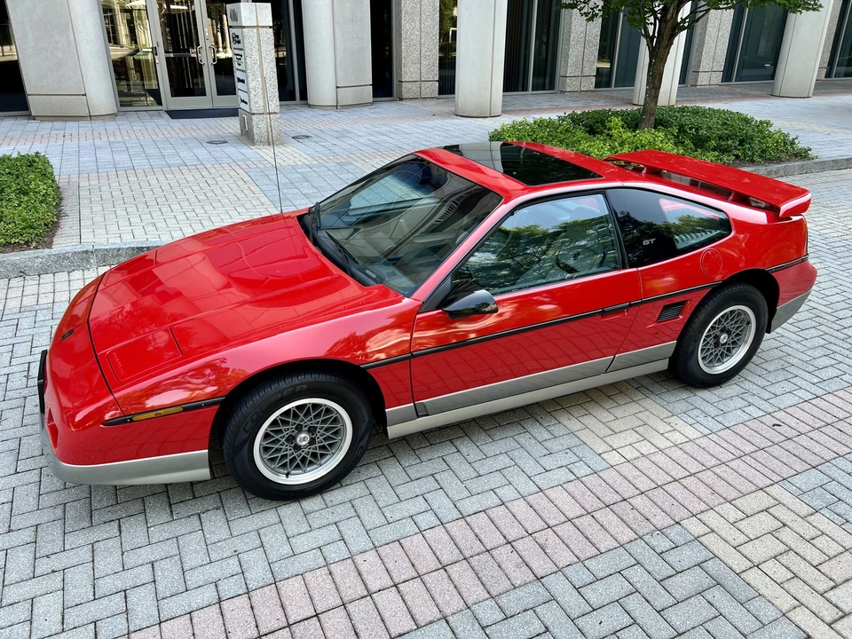 1986 Pontiac Fiero GT - Image 6 of 31