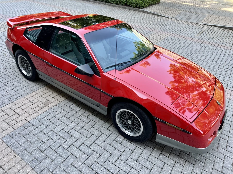 1986 Pontiac Fiero GT - Image 23 of 31