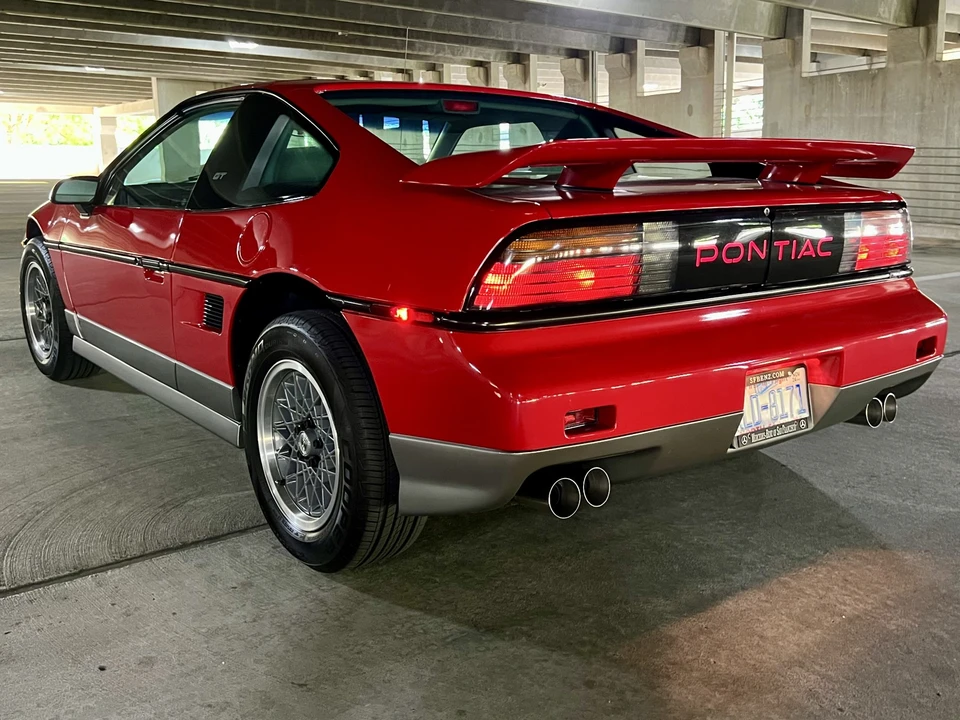 1986 Pontiac Fiero GT - Image 11 of 31