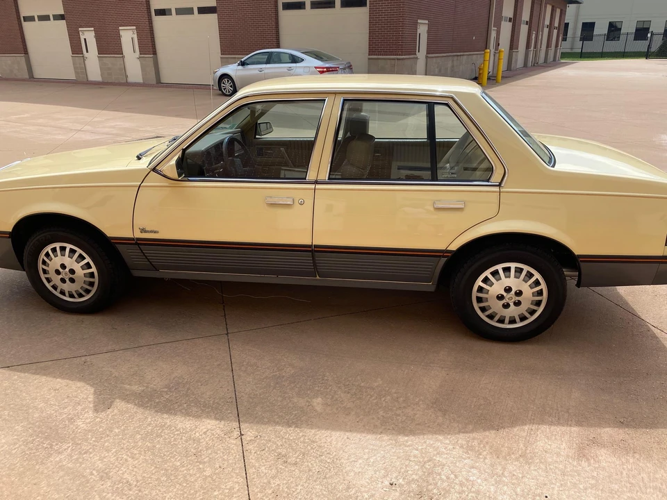 1987 Cadillac Cimarron - Image 5 of 31
