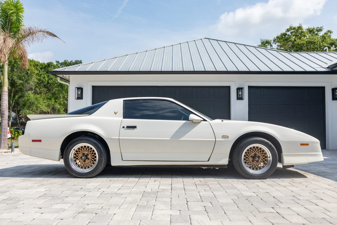 1987 Pontiac Firebird Trans Am 3rd Gen - Image 10 of 31