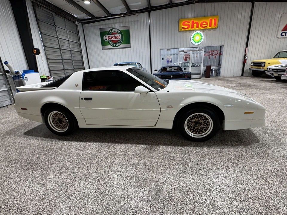1987 Pontiac Firebird Trans Am 3rd Gen - Image 17 of 31