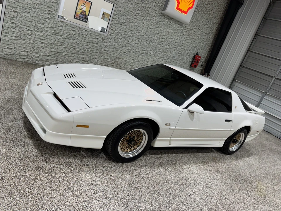 1987 Pontiac Firebird Trans Am 3rd Gen - Image 2 of 31