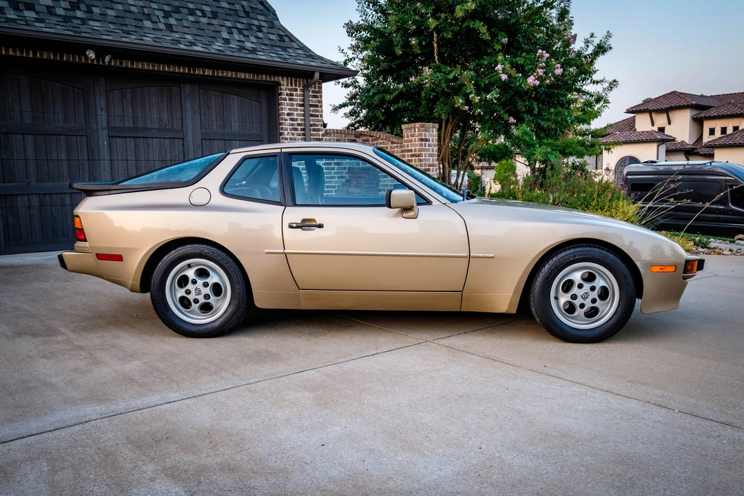 1987 Porsche 944 S - Image 9 of 31