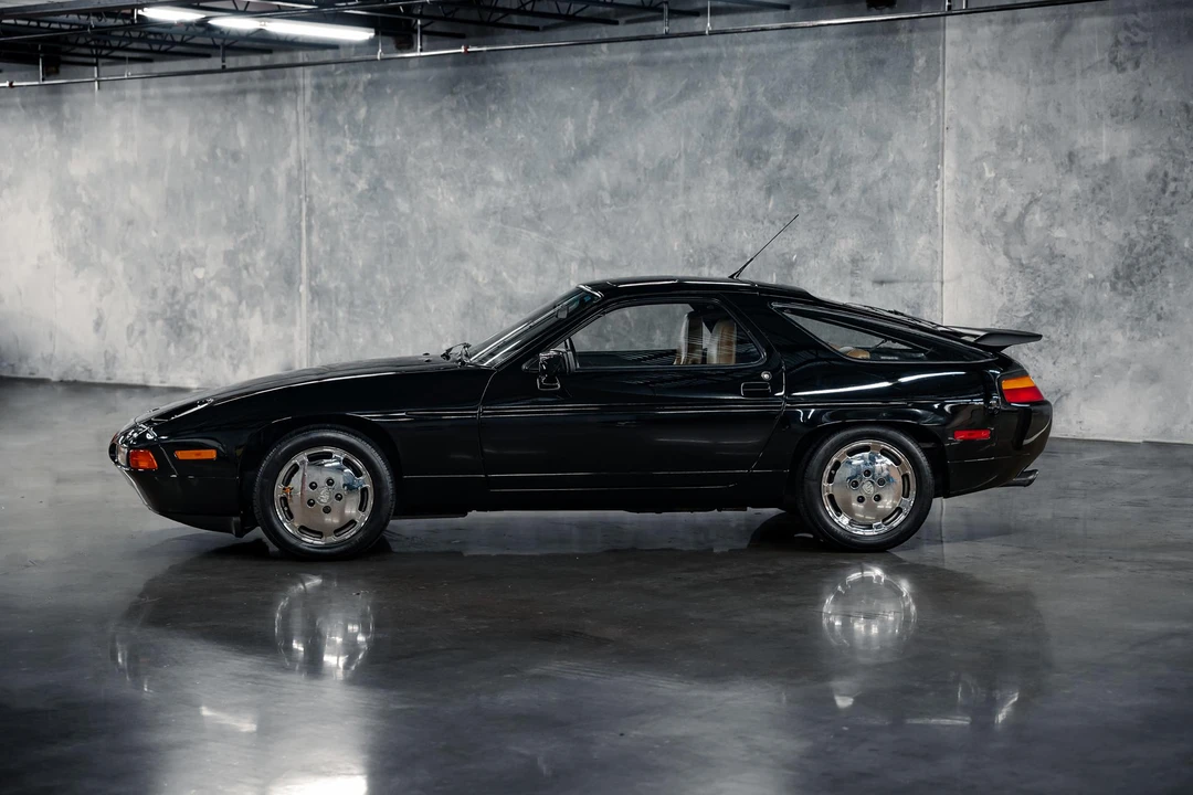 1989 Porsche 928 S4 - Image 10 of 31