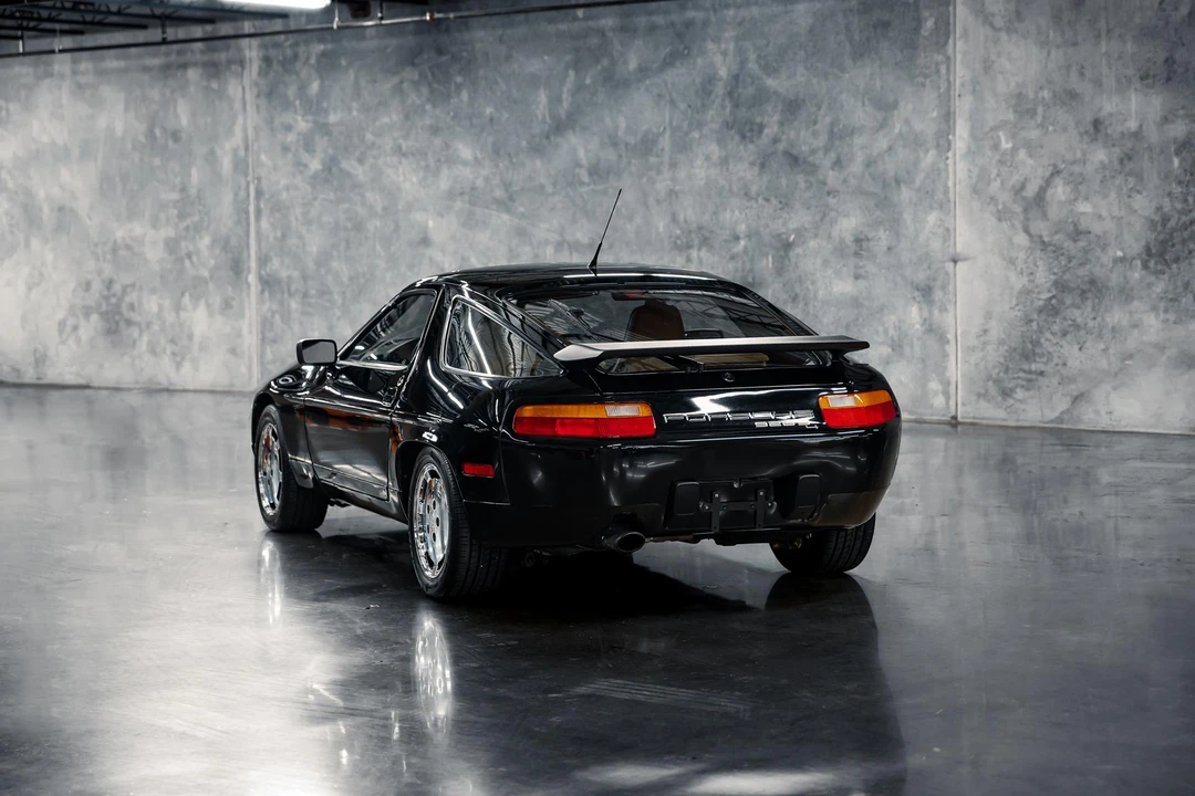 1989 Porsche 928 S4 - Image 11 of 31