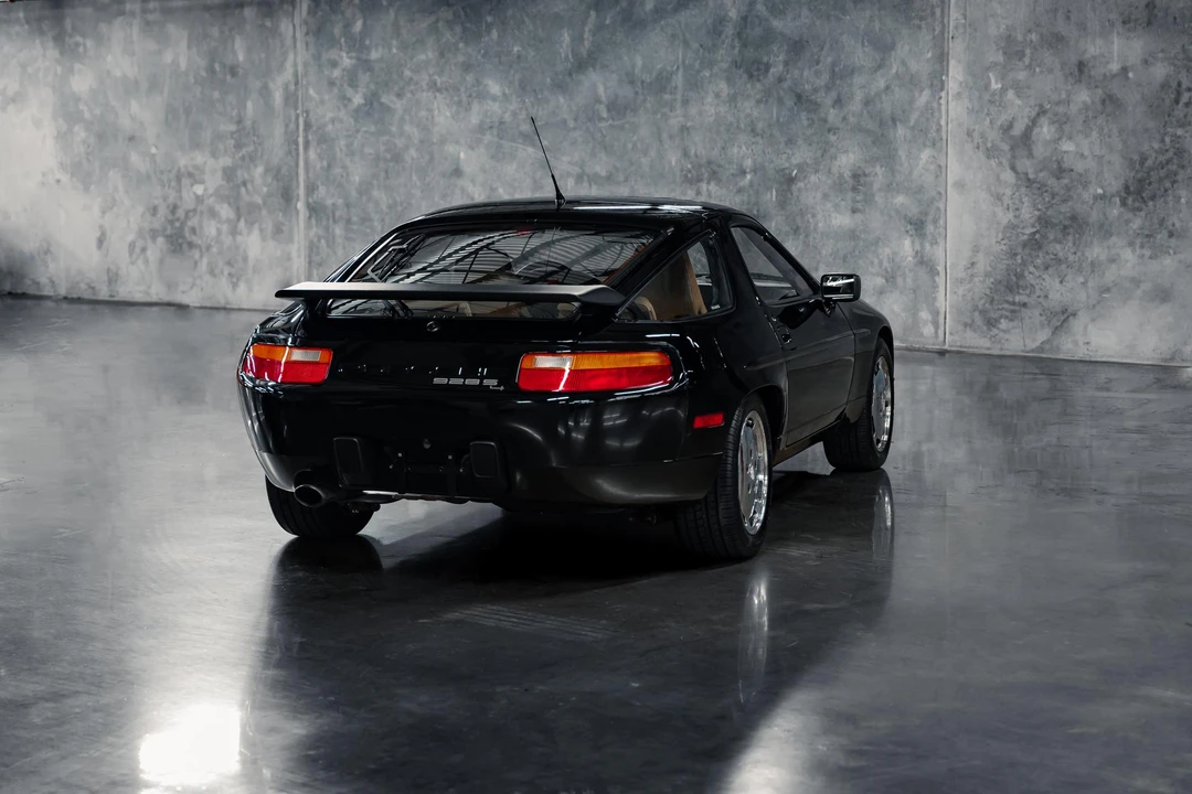 1989 Porsche 928 S4 - Image 13 of 31