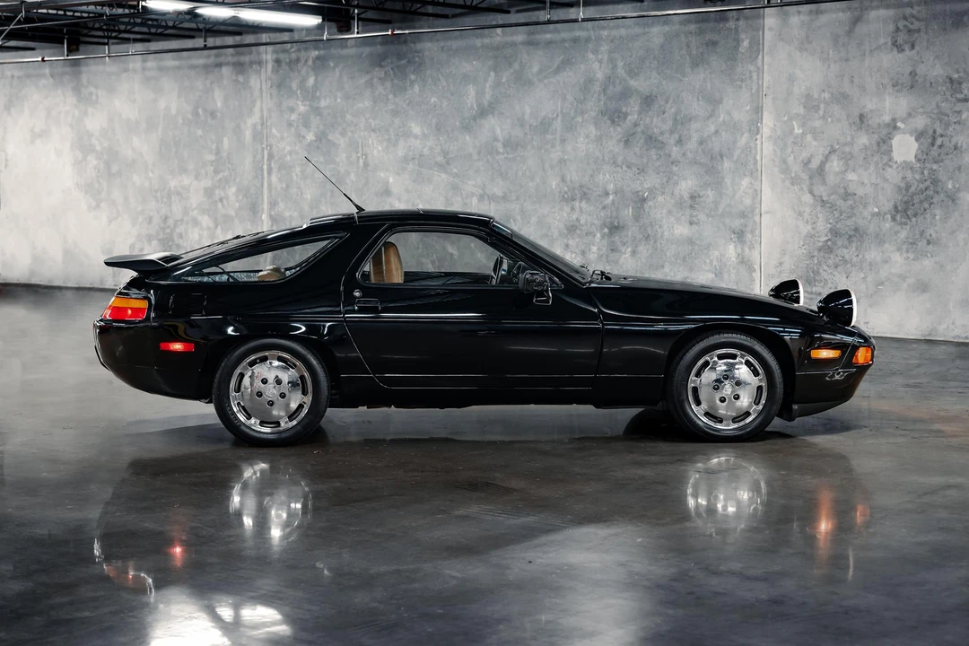1989 Porsche 928 S4 - Image 14 of 31