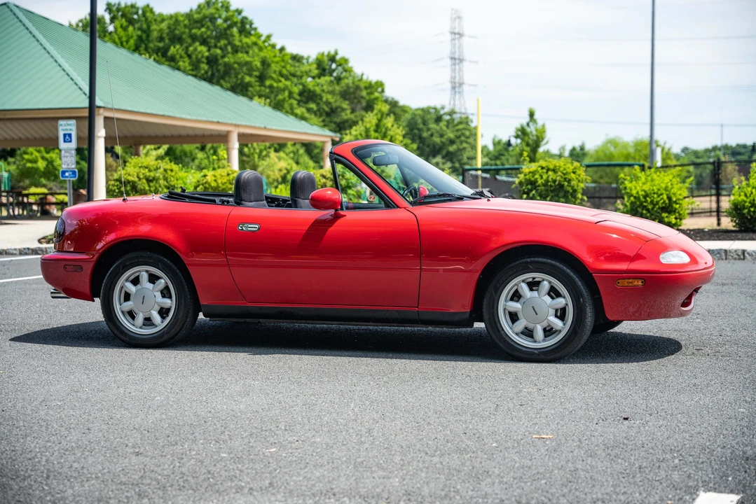1990 Mazda NA MX-5 Miata - Image 2 of 31